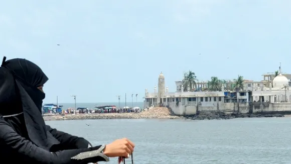 Women's ban at Haji Ali