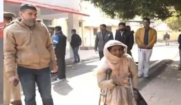 UP woman accuses cop