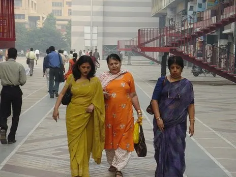 Delhi government to provide 6 working women hostels