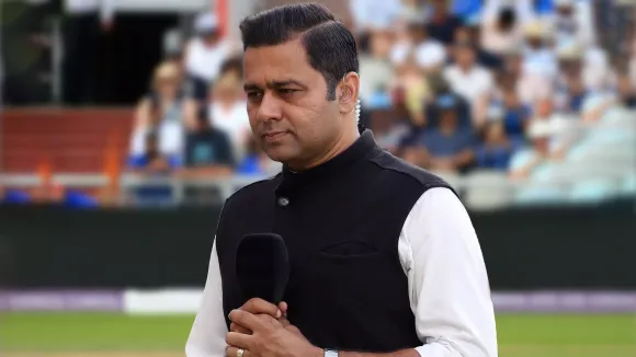 5 Cricketers who have popular YouTube channels