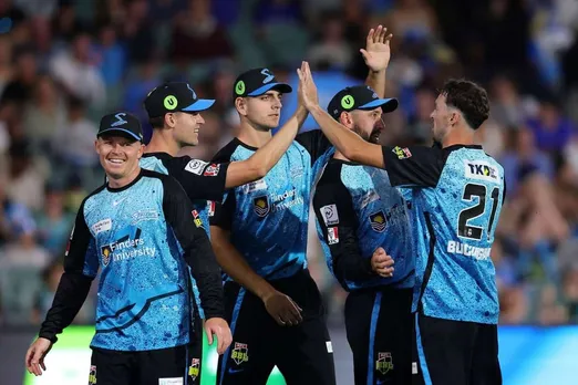 Adelaide-Strikers-Players-Celebrating-Victory