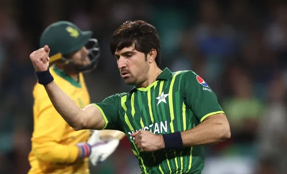 'Just great cricket' - Fans thrilled as Pakistan's win complicates the knock-out qualification scenario of Group 2