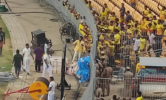 Suresh Raina takes selfies with Chennai fans