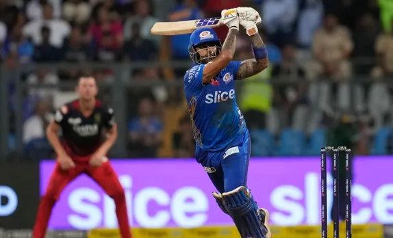 Suryakumar Yadav smashing RCB bowlers