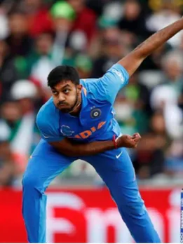 3 bowlers who have taken wicket off first ball in their first ODI World Cup game