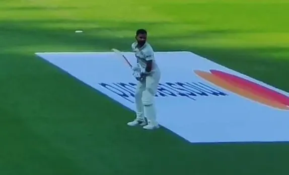 Virat Kohli practicing after stumps on Day 2 (Source - Twitter)