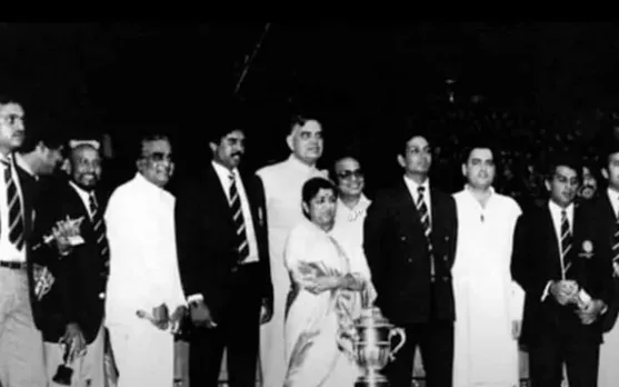 Lata Mangeshkar with 1983 India team. (Photo source; Twitter)