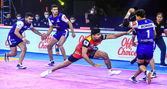 Pawan Sehrawat of Bengaluru Bulls in action (Photo Source: Twitter)