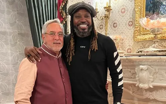 Chris Gayle with Vijay Mallya (Photo Source: Twitter/Vijay Mallya)