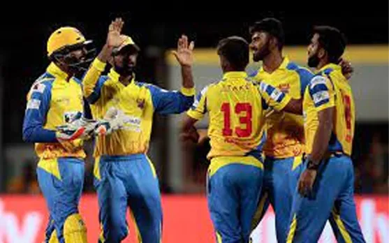 Dindigul-Dragons-fielding