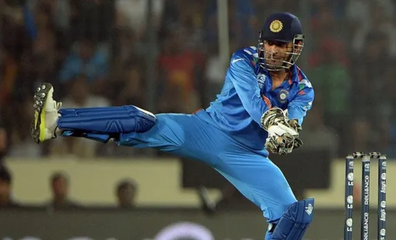 MS Dhoni: (Image Source: Twitter)