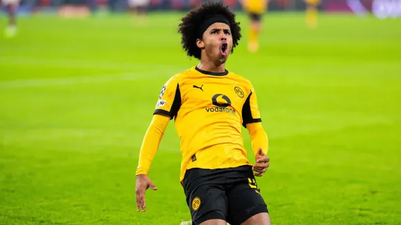 25-112025-fussball-2025-2026-champions-league-5-spieltag-borussia-dortmund-fc-villareal-karim-adeyemi-dortmund-jubelt-nach-seinem-tor-zum-3-0-25-11-2025-football-2025-2026-champions-league-matchday-5-borussia-dort