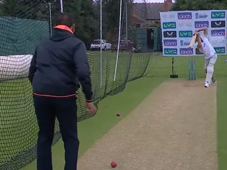 Watch: Kevin Pietersen teaches batting against spin as Ravi Shastri bowls to him