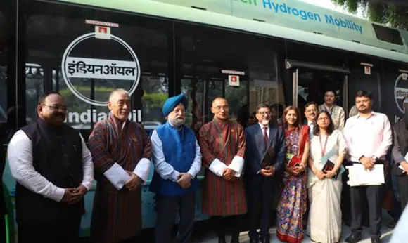 IndianOil Displays Hydrogen Bus
