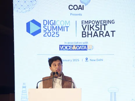 Pic 2- Shri Jyotiraditya M. Sciandia, Union Minister for Communications address at COAI DigiCom Summit 2025.JPG