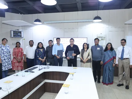 L-R Herbalife’s CSR Team, Prof Ashwin Mahalingam, Mr. Ajay Khanna, Prof Smita Srivastava, and Mr. Uday Prakash.JPG