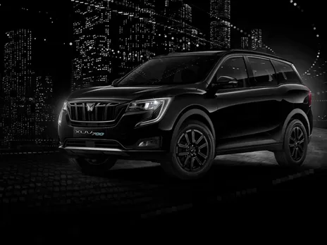 Mahindra XUV700 Ebony 