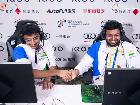 From left to right - Akshaj Shenoy and Mihir Ranjan in action at the seeding event for Asian.jpg