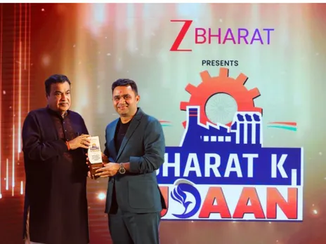 KDM founder N D Mali receiving Zee Bharat Ki Udaan Award from Union Minister Nitin Gadkari.jpeg