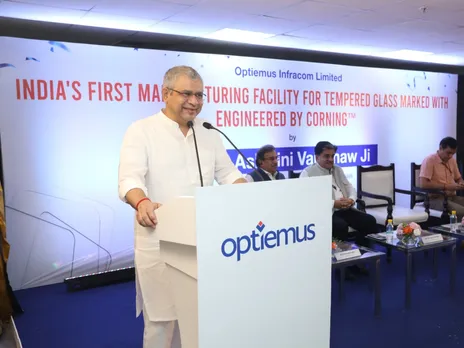 Union Minister Shri Ashwini Vaishnaw addressing the Inauguration of India’s First Tempered Glass Manufacturing Facility by Optiemus