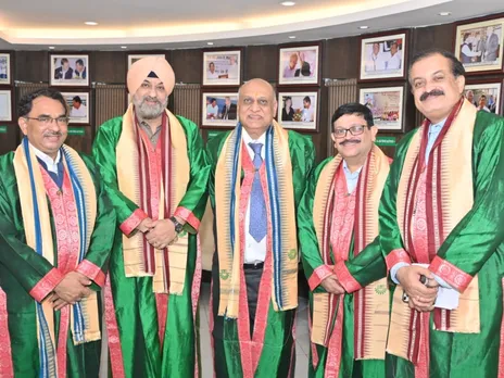 Shri H.M. Bangur, Chairman, Shree Cement, Conferred Honorary Doctorate by KIIT University