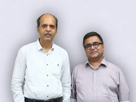 L - Kapil Raizada Co-founder and President  R - Manish Rathi Co-founder and CEO IntrCity SmartBus (1).jpg