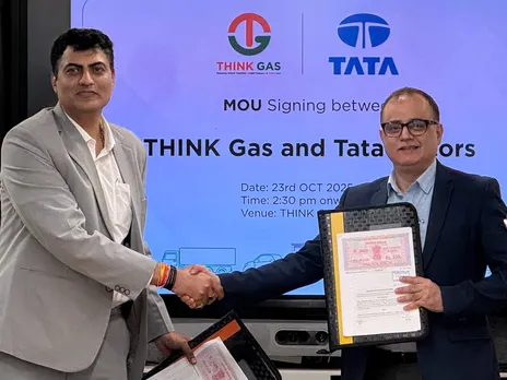 Mr Rajesh Kaula Vice President and Business Head Trucks Tata Motors and Mr Somil Garg Senior Vice President and Business Head (LNG Fuel) at the MoU signing ceremony