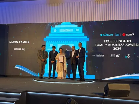 Sarin Family Receives Hurun India Excellence In Family Business Award