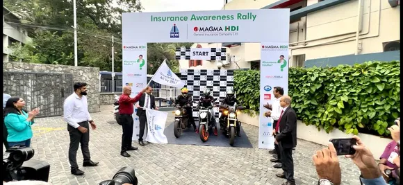 Transport Commissioner S Sreejith IPS Flagging of the Magma HDI's insurance awareness Women's Bike Rally. Amit Bhandari, CTO, Magma HDI, Riders women riders Dr. Sana, Aleena, and Shamna  were also