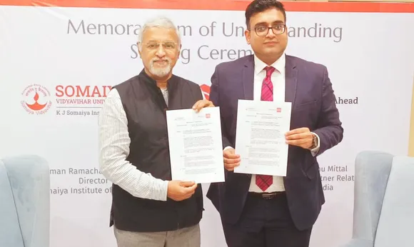 Dr Raman Ramachandran (Left), Director & Dean of K J Somaiya Institute of Management signed MoU with Prabhanshu Mittal (Right), Head of Educational Partner Relationships, ACCA