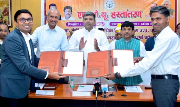 Pallav Bagla, Director, Strategy & Business Excellence, BetterPlace (Left hand side) AND Shri M Devraj, Principal Secretary, Vocational Education & Skill Development Department, Government of UP (Right hand side)