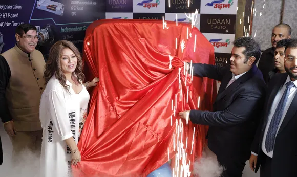 Mahima Chaudhary unveils the future of mobility with Udaan Auto Xu3-min.jpeg