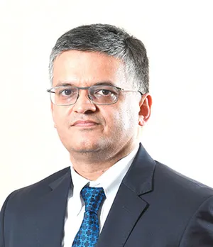 Monu Ratra, IIFL