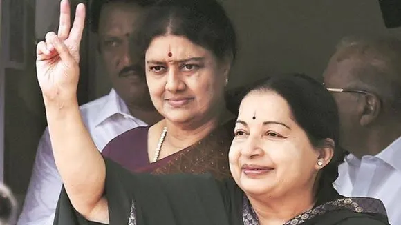 Sasikala, Jayalalitha