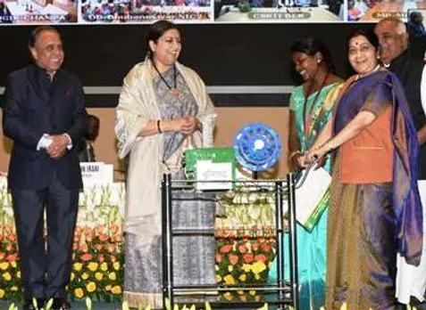 Smriti Irani, Sushma Swaraj , Textiles Ministry