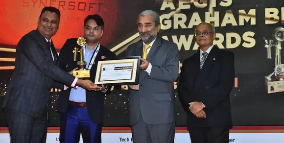 Award received by Vishal Prakash Shah, Co-founder & CEO, Synersoft Technologies Pvt. Ltd.-min