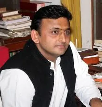 Akhilesh Yadav, Samsung,