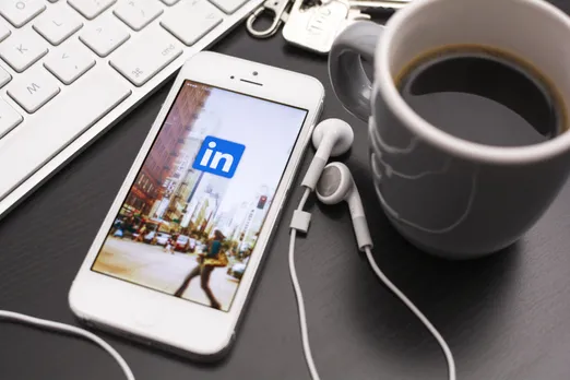 Job Seeker’s Cheat Sheet on LinkedIn Status