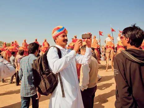 Why brands need to tap on the power of regional social media now?