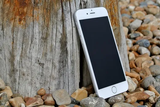 How Mobile Devices Are Transforming the Online Social Media World