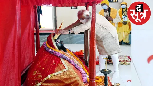 बांग्लादेश के जेशोरेश्वरी मंदिर से मां काली का मुकुट चोरी हो गया है