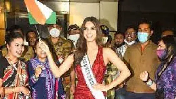 मुंबई: एयरपोर्ट पर हुआ हरनाज संधू का ग्रैंड वैल्कम, 7 दिन के लिए होटल में रहना होगा क्वारैंटाइन