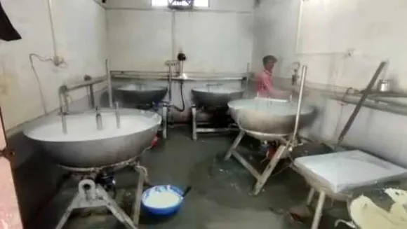 कार्रवाई: 4 मावा फैक्ट्री पर छापा, 500 Kg नकली मावा जब्त, 7 बोरी नकली दूध पाउडर पकड़ा