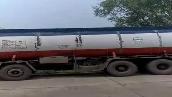 live update: सतना में डीजल टैंकर और बाइक की टक्कर, तीनों बाइक सवारों की मौत, टैंकर में लगी आग 
