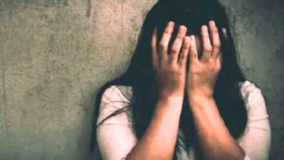जो जिम्मेदार, वही हैवान: 13 साल की दिव्यांग बच्ची के साथ कजिन ने लड्डू का लालच देकर रेप किया
