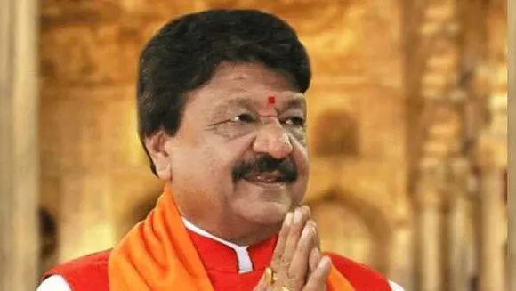 गल्ले पर कैलाश : धनतेरस पर किराना दुकान पहुंचे विजयवर्गीय, सालों से निभाते आ रहे परंपरा 
