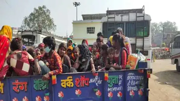 MP: सैकड़ों मजदूरों का शोषण, महाराष्ट्र-कर्नाटक में बनाया बंधक, 250 को लाई पुलिस
