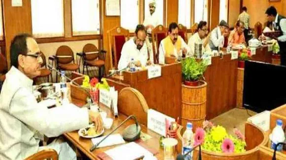 MP सरकार की गाइडलाइन: कॉलोनी-सोसाइटी में गरबा हो सकेगा, पंडाल में DJ बजाने की भी अनुमति