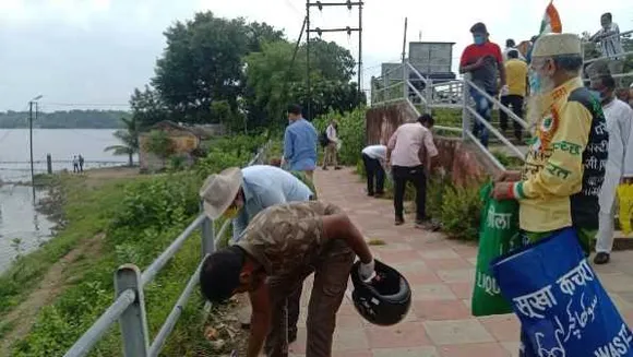 आजादी सप्ताह: पर्यावरण प्रेमियों ने शाहपुरा लेक पर की सफाई, 6 तालाबों पर स्वच्छता का संदेश 

