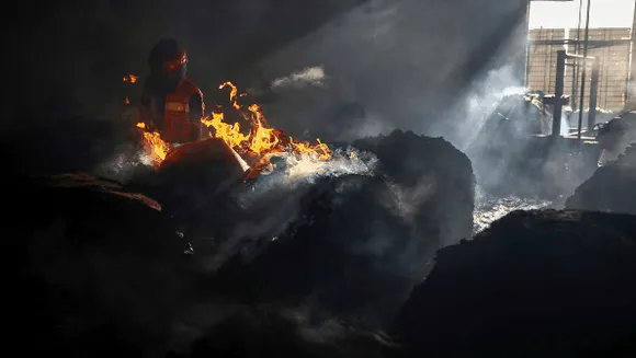 ढाका में भीषण आग: फूड प्रोसेसिंग फैक्ट्री में हुआ हादसा, 52 लोगों की मौत